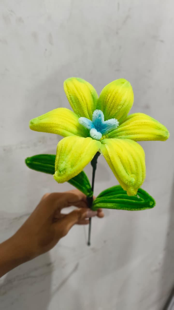Yellow Lily Vase Stem